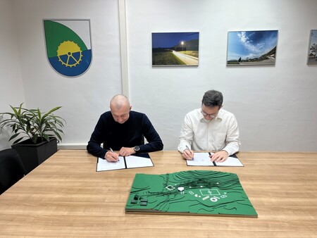 Podpis pogodbe _ Stadion Vavta vas 2
