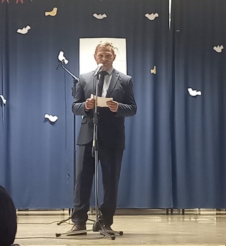 Slavnostni govornik Andrej Radešček, predsednik Združenja borcev za vrednote NOB Straža Straža